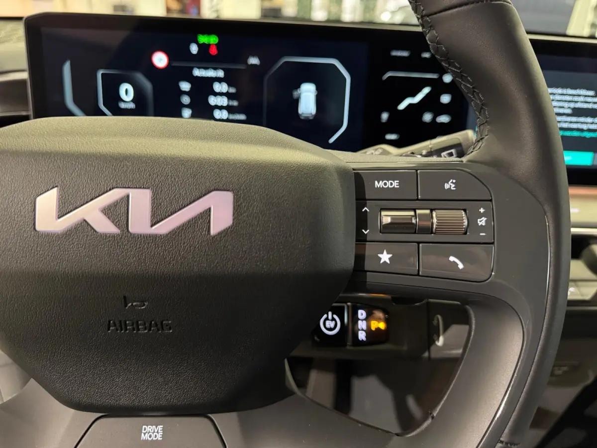 Plus 99.8 kWh | NU MET €3.000,- Inruilpremie! | Meridian premium sound system | Elektrisch verstelbare bestuurdersstoel