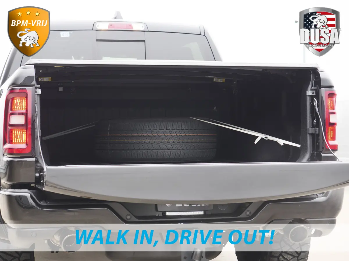1500 | Laramie | Night | 3.0L I6 Hurricane | 4X4 | BPM-VRIJ | 14,4-inch Touchscreen | Passenger Display | Getoonde accessoires zijn verkrijgbaar tegen meerprijs
