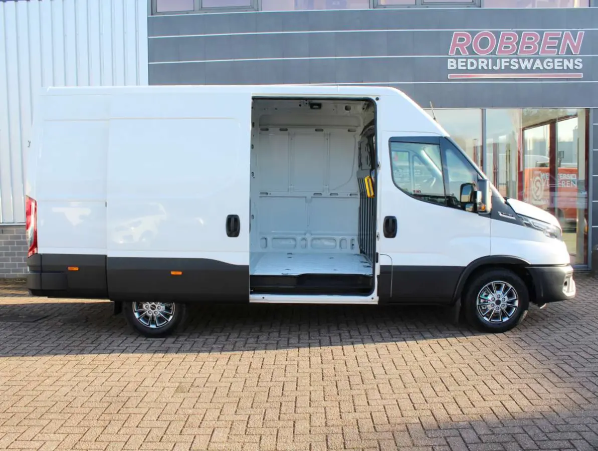 35S18 HA8  3.0 352L H2  Airco/Cruise/Cam/Nav Nieuw