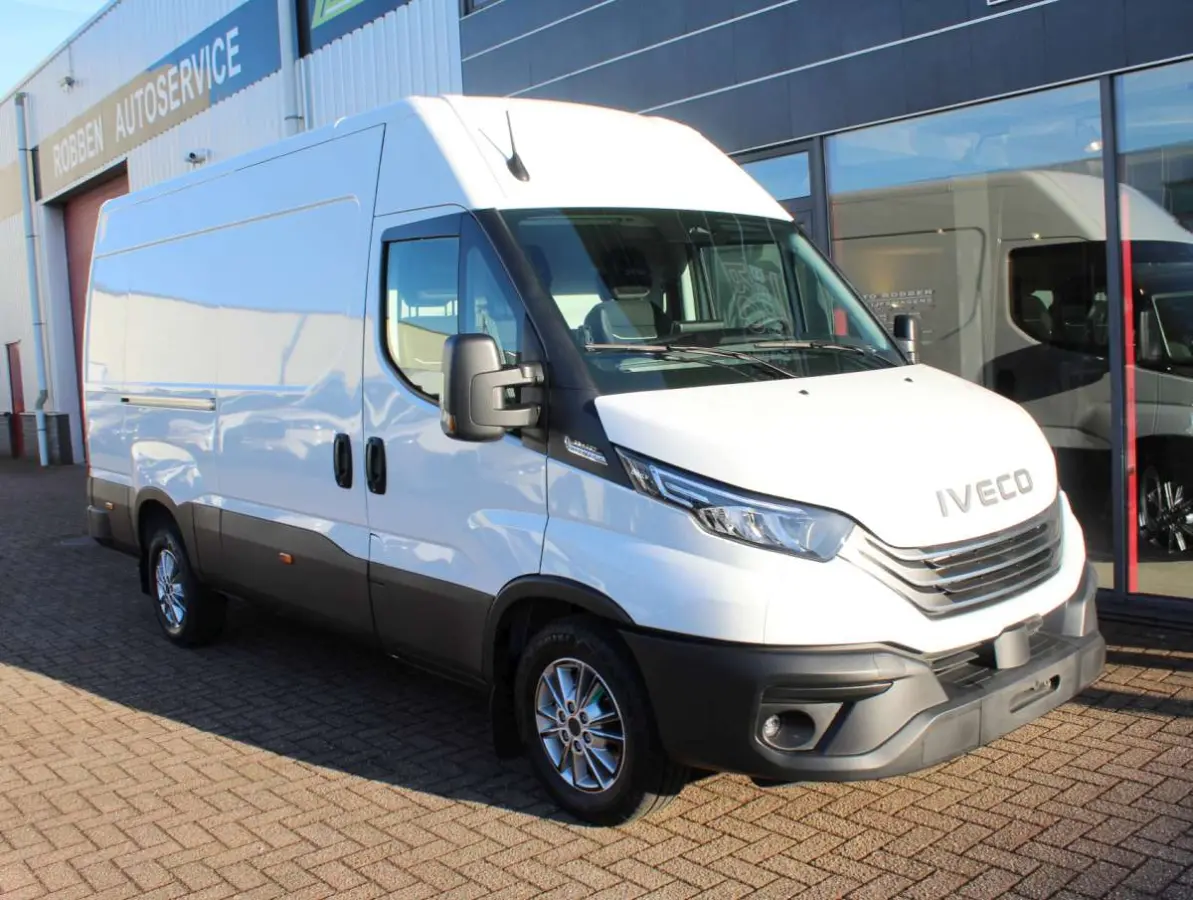 35S18 HA8  3.0 352L H2  Airco/Cruise/Cam/Nav Nieuw