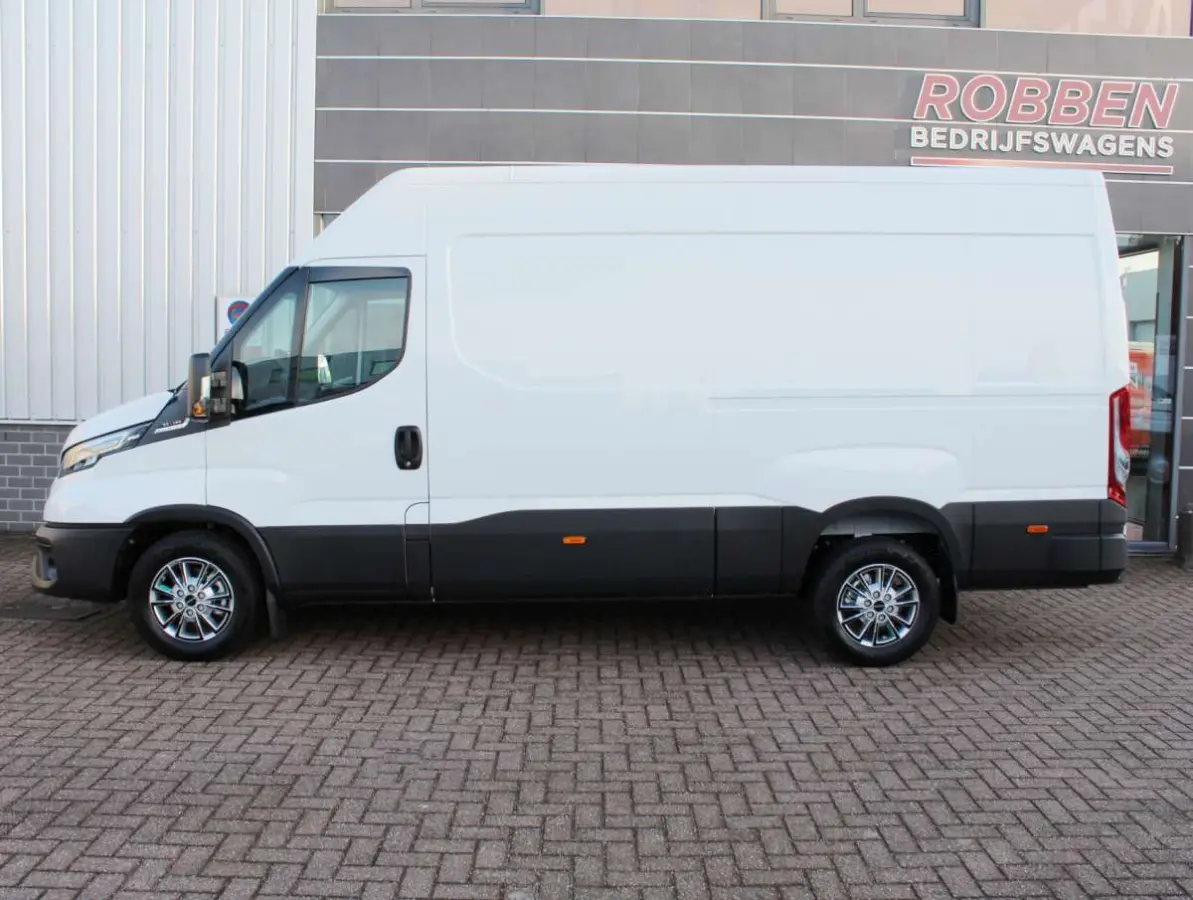 35S18 HA8  3.0 352L H2  Airco/Cruise/Cam/Nav Nieuw