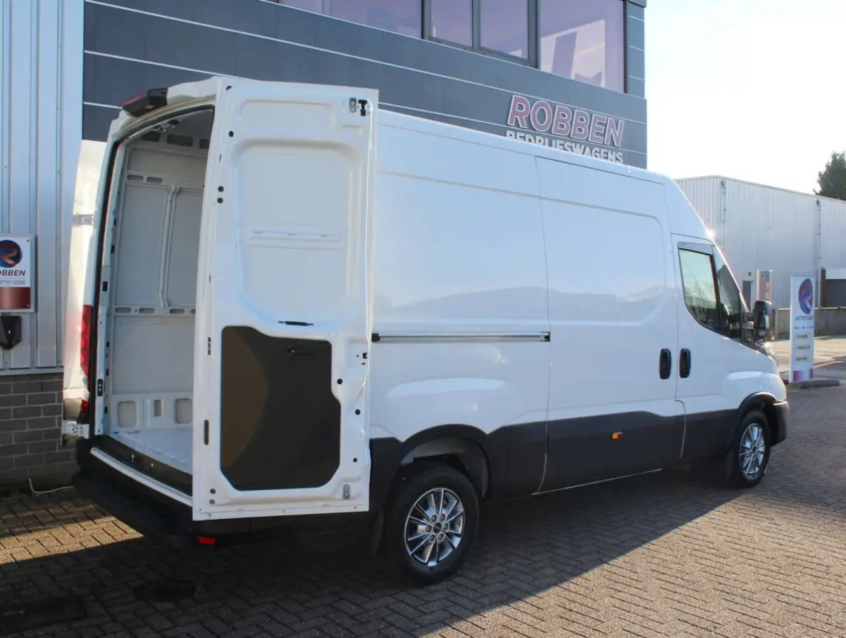 35S18 HA8  3.0 352L H2  Airco/Cruise/Cam/Nav Nieuw