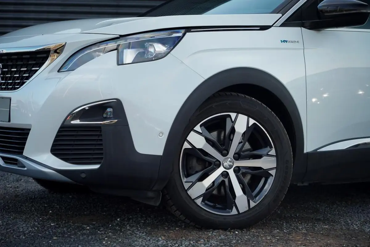 1.6 HYbrid4 300 Première Pack Avantage GT / Pano / Stoelverwarming / Leder / Massage