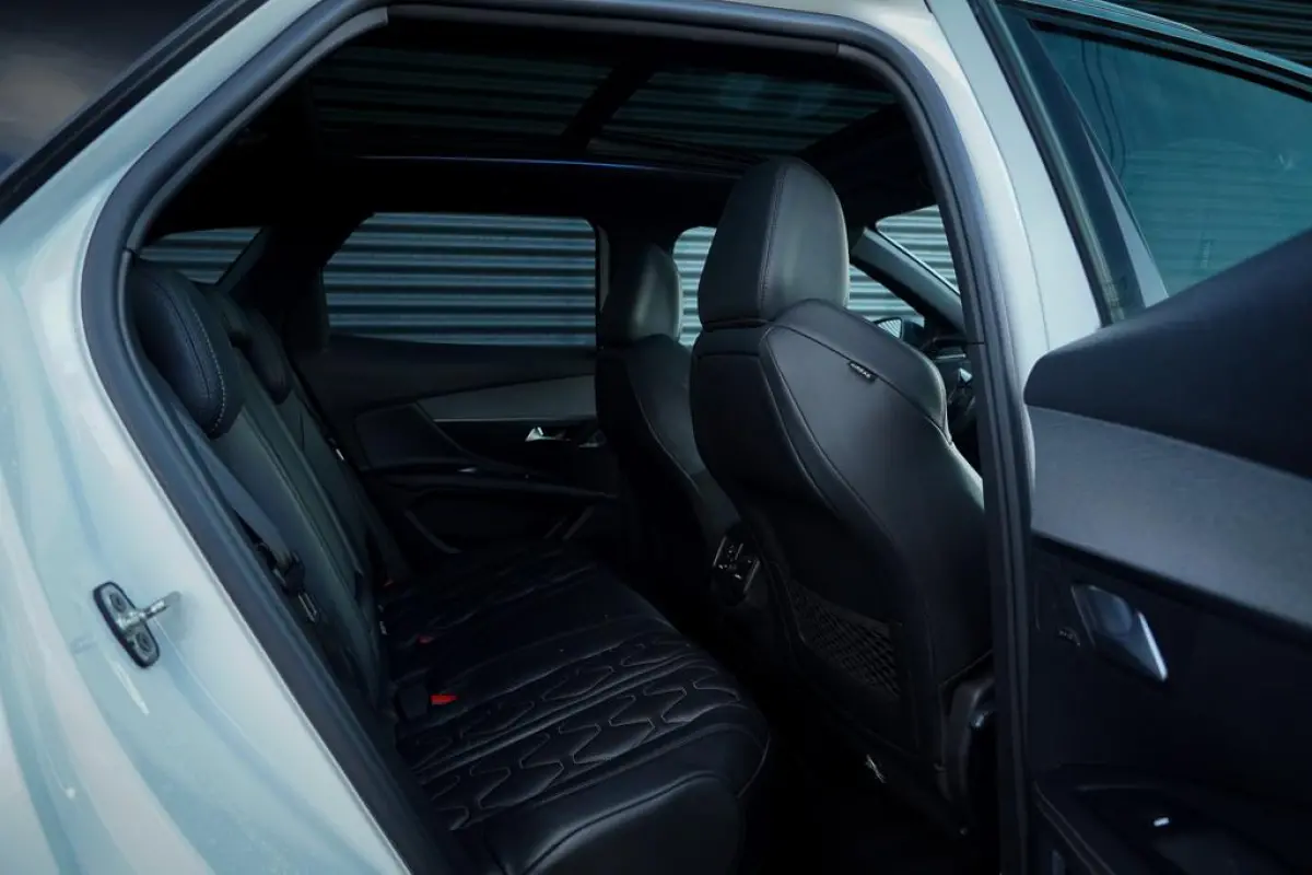 1.6 HYbrid4 300 Première Pack Avantage GT / Pano / Stoelverwarming / Leder / Massage