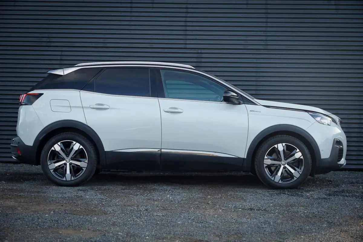 1.6 HYbrid4 300 Première Pack Avantage GT / Pano / Stoelverwarming / Leder / Massage