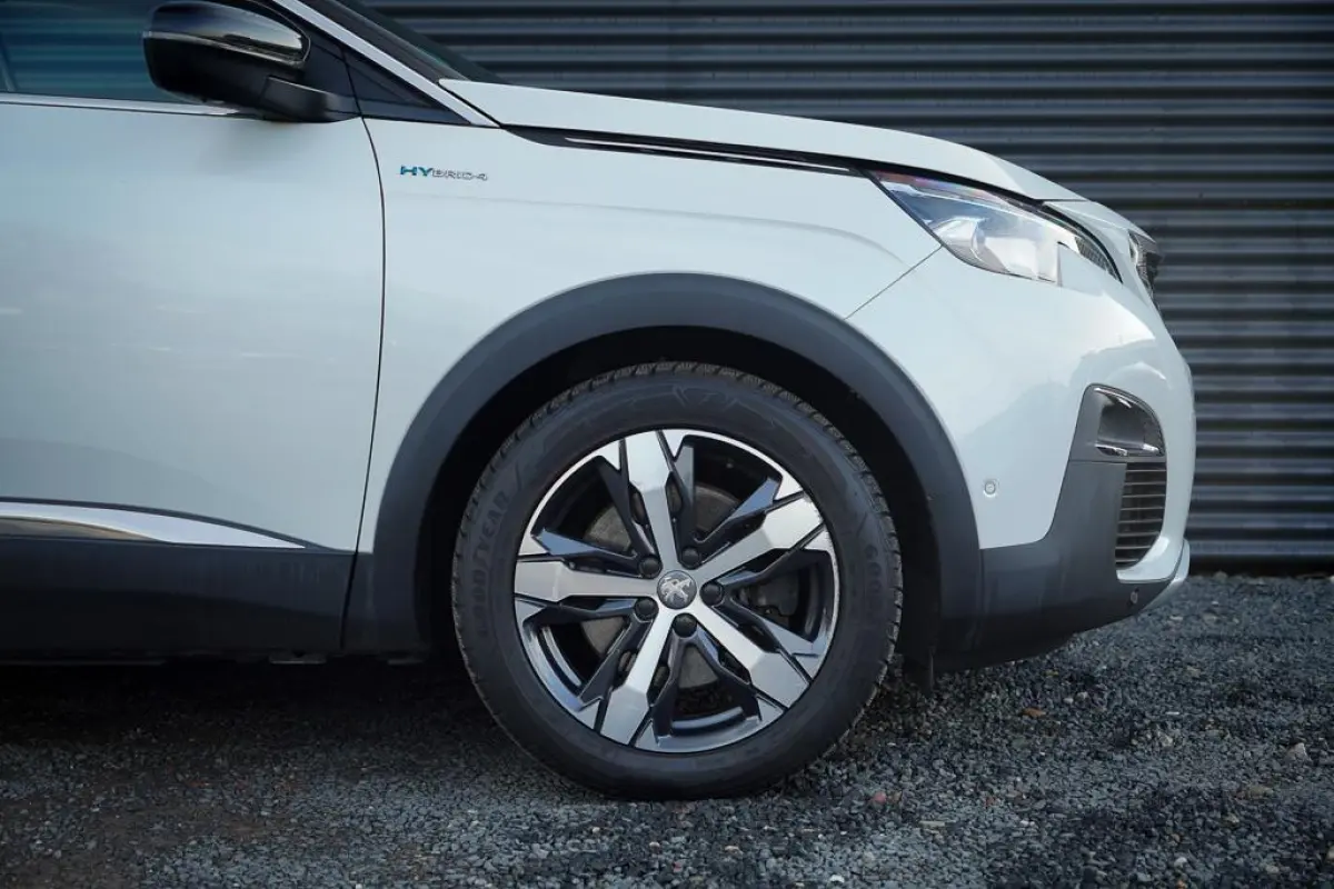 1.6 HYbrid4 300 Première Pack Avantage GT / Pano / Stoelverwarming / Leder / Massage