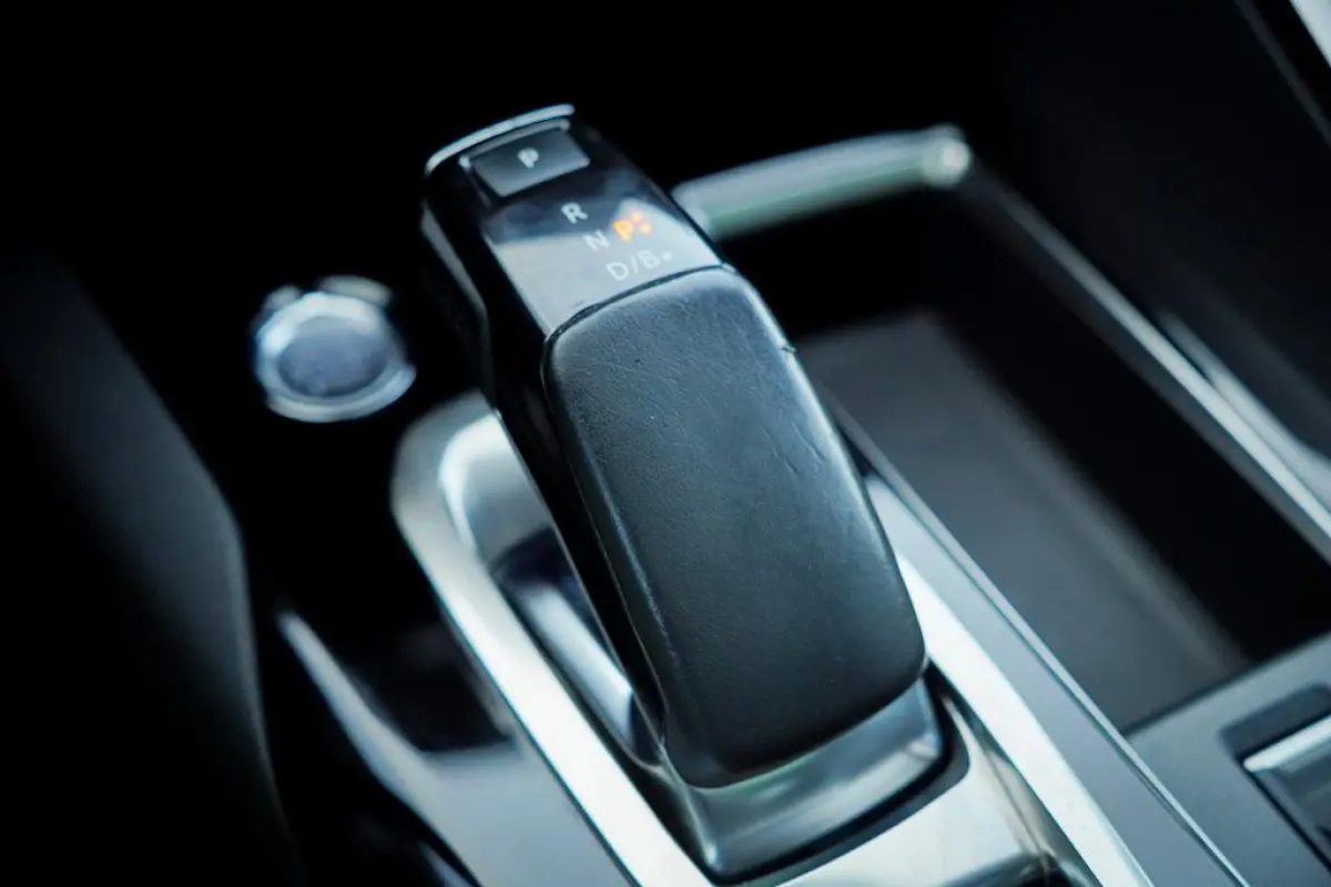 1.6 HYbrid4 300 Première Pack Avantage GT / Pano / Stoelverwarming / Leder / Massage