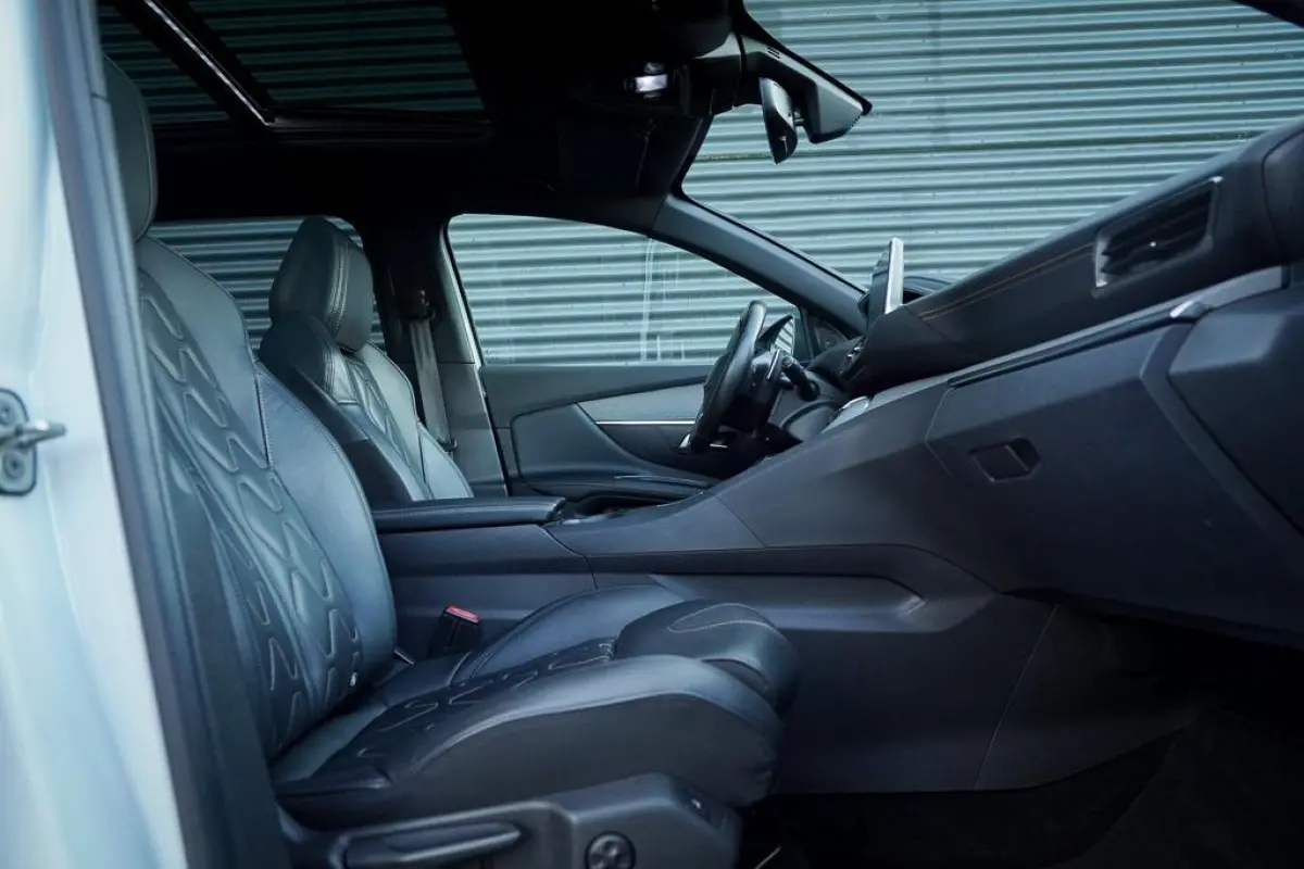 1.6 HYbrid4 300 Première Pack Avantage GT / Pano / Stoelverwarming / Leder / Massage