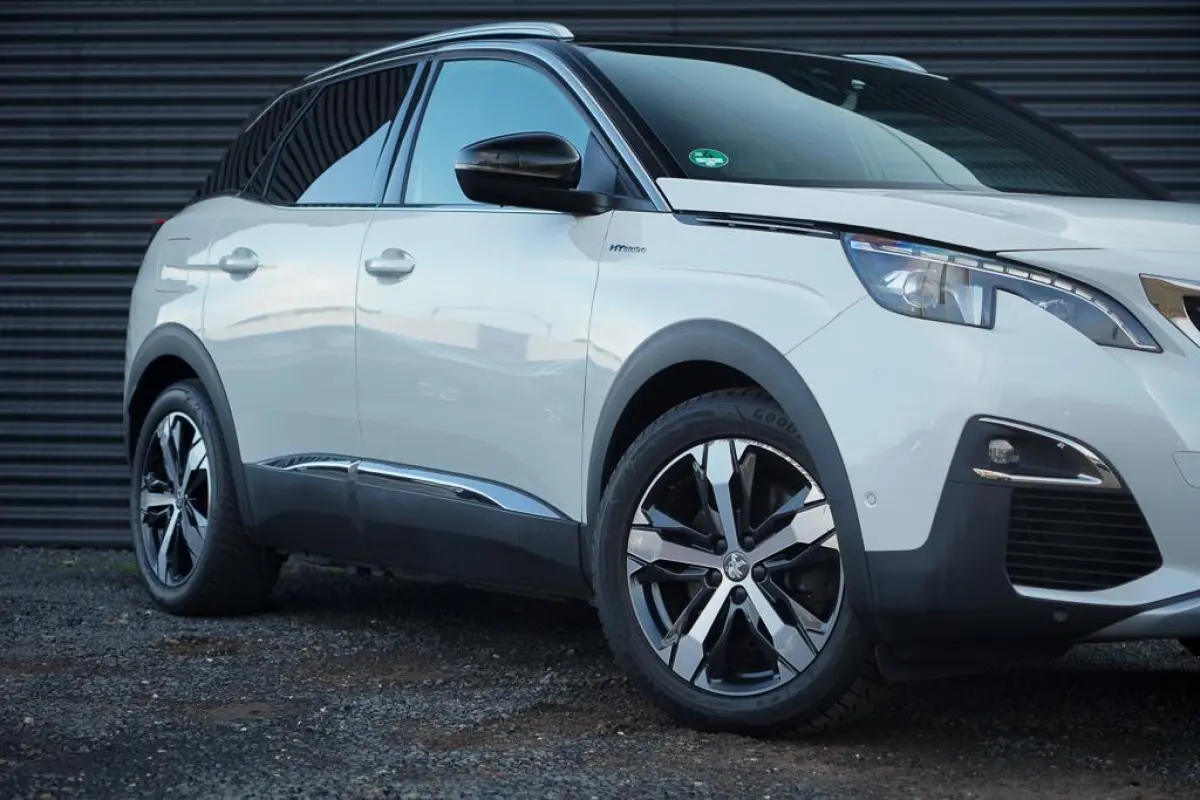 1.6 HYbrid4 300 Première Pack Avantage GT / Pano / Stoelverwarming / Leder / Massage