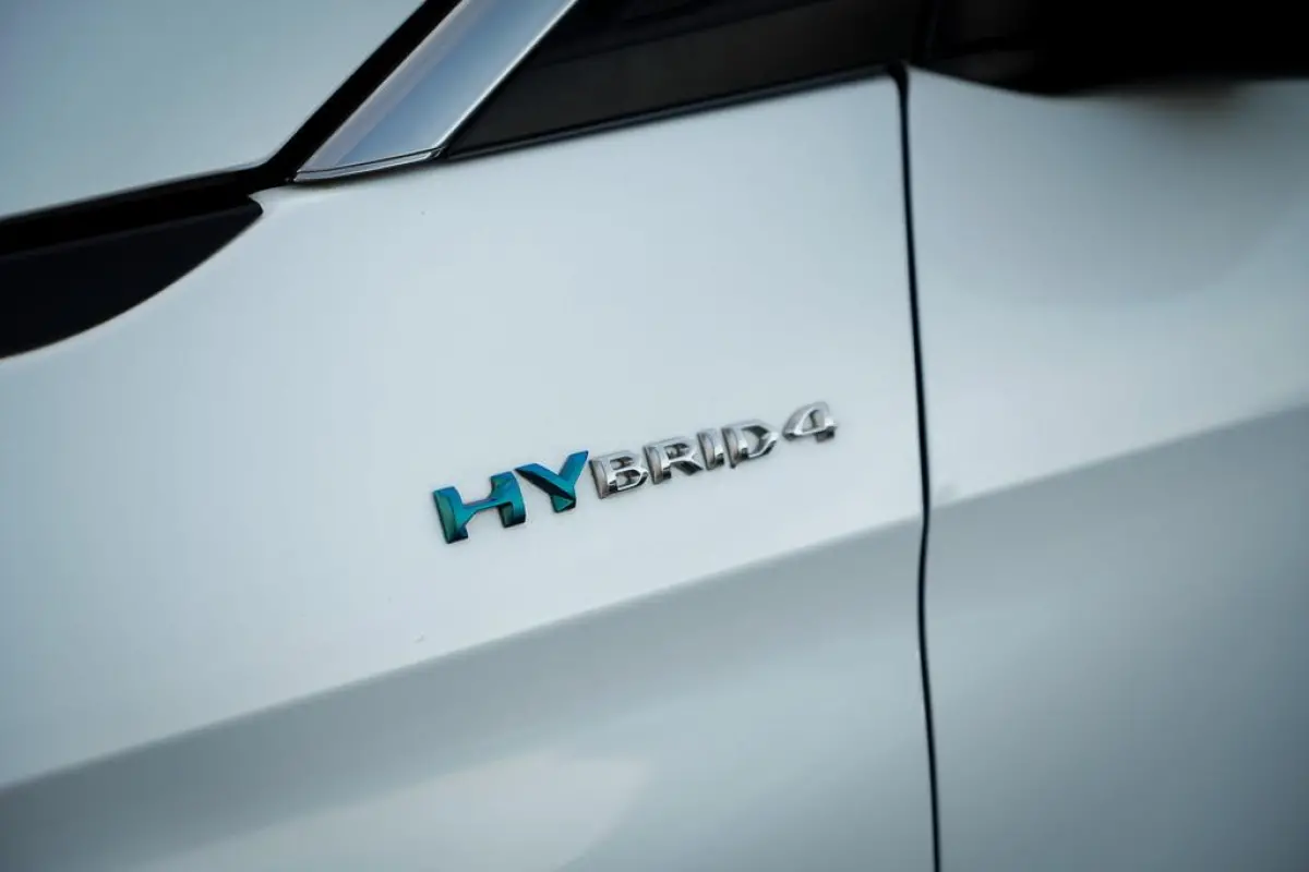 1.6 HYbrid4 300 Première Pack Avantage GT / Pano / Stoelverwarming / Leder / Massage