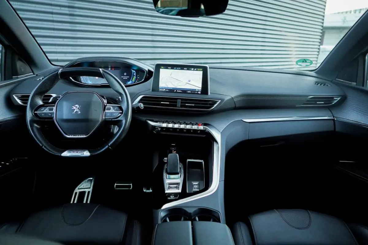 1.6 HYbrid4 300 Première Pack Avantage GT / Pano / Stoelverwarming / Leder / Massage