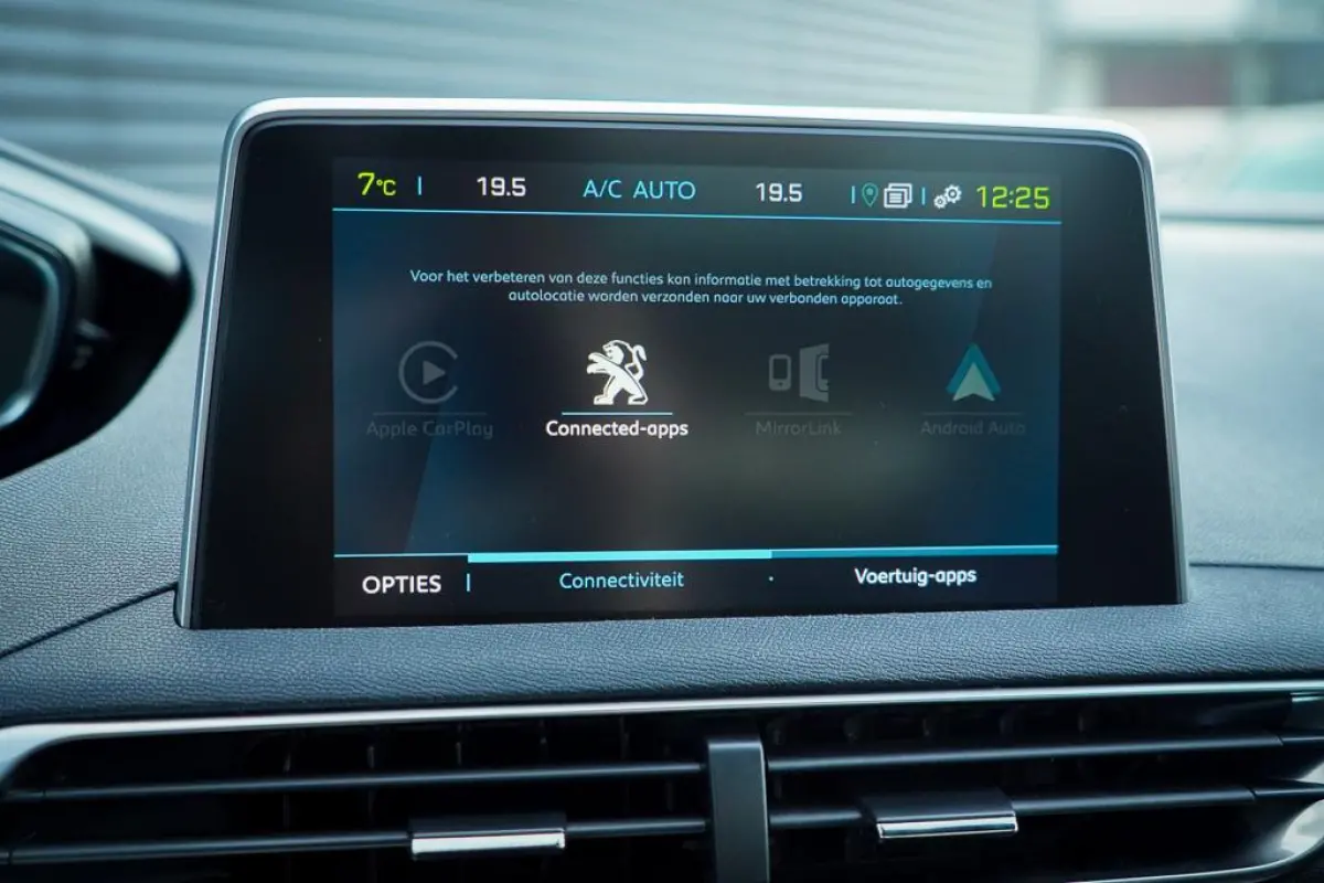 1.6 HYbrid4 300 Première Pack Avantage GT / Pano / Stoelverwarming / Leder / Massage