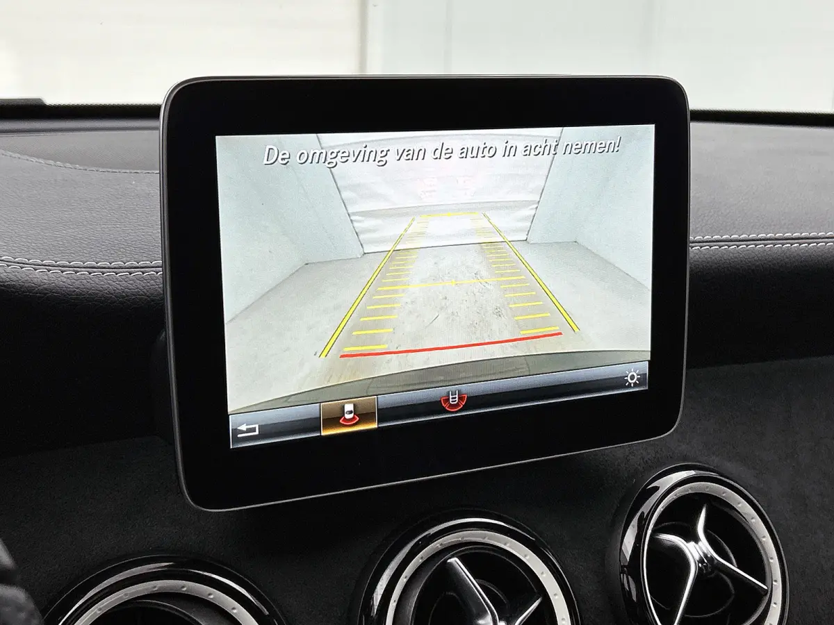 220 Sport 4MATIC Prestige AMG AANBIEDING!| Carplay! |AchterCam | StoelverW | HarmanKardon | Goed onderH |