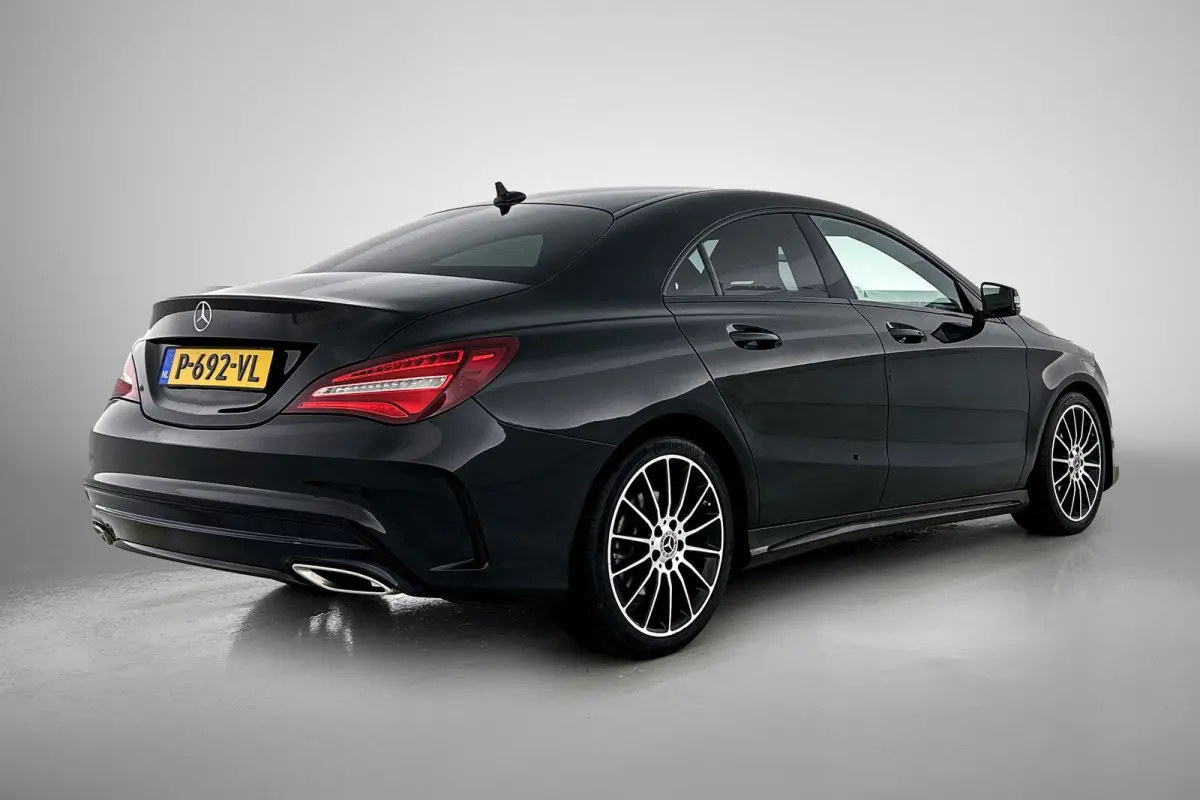 220 Sport 4MATIC Prestige AMG AANBIEDING!| Carplay! |AchterCam | StoelverW | HarmanKardon | Goed onderH |