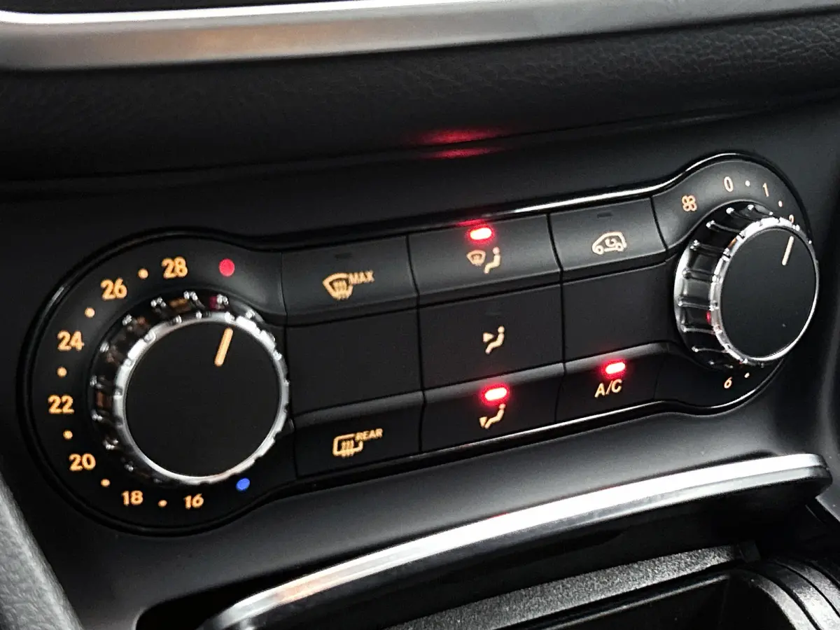 220 Sport 4MATIC Prestige AMG AANBIEDING!| Carplay! |AchterCam | StoelverW | HarmanKardon | Goed onderH |