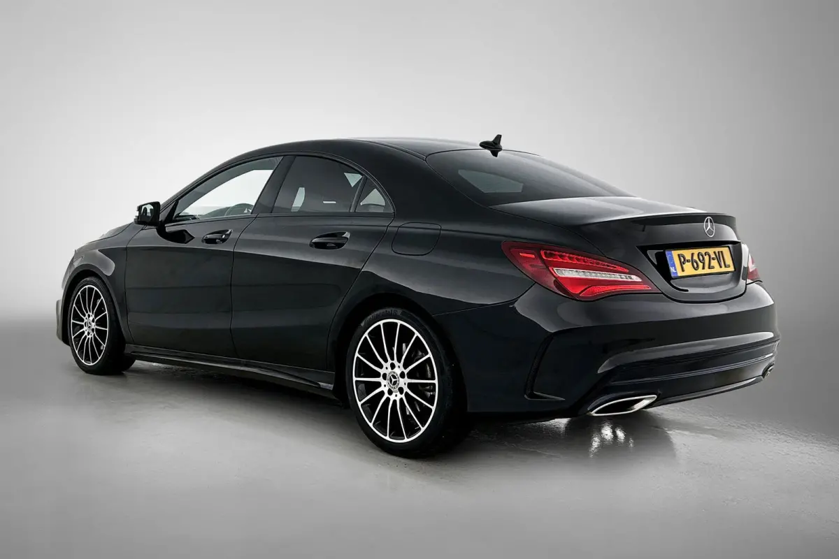 220 Sport 4MATIC Prestige AMG AANBIEDING!| Carplay! |AchterCam | StoelverW | HarmanKardon | Goed onderH |