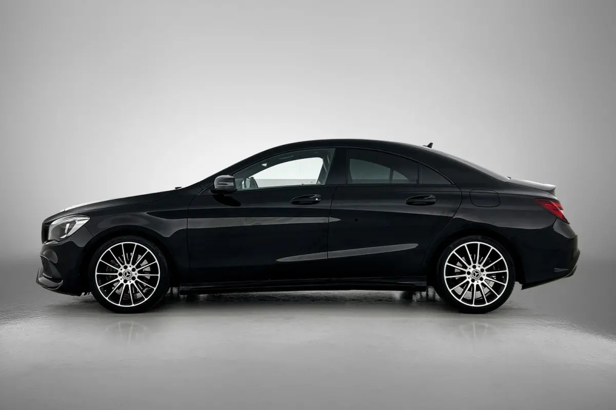 220 Sport 4MATIC Prestige AMG AANBIEDING!| Carplay! |AchterCam | StoelverW | HarmanKardon | Goed onderH |