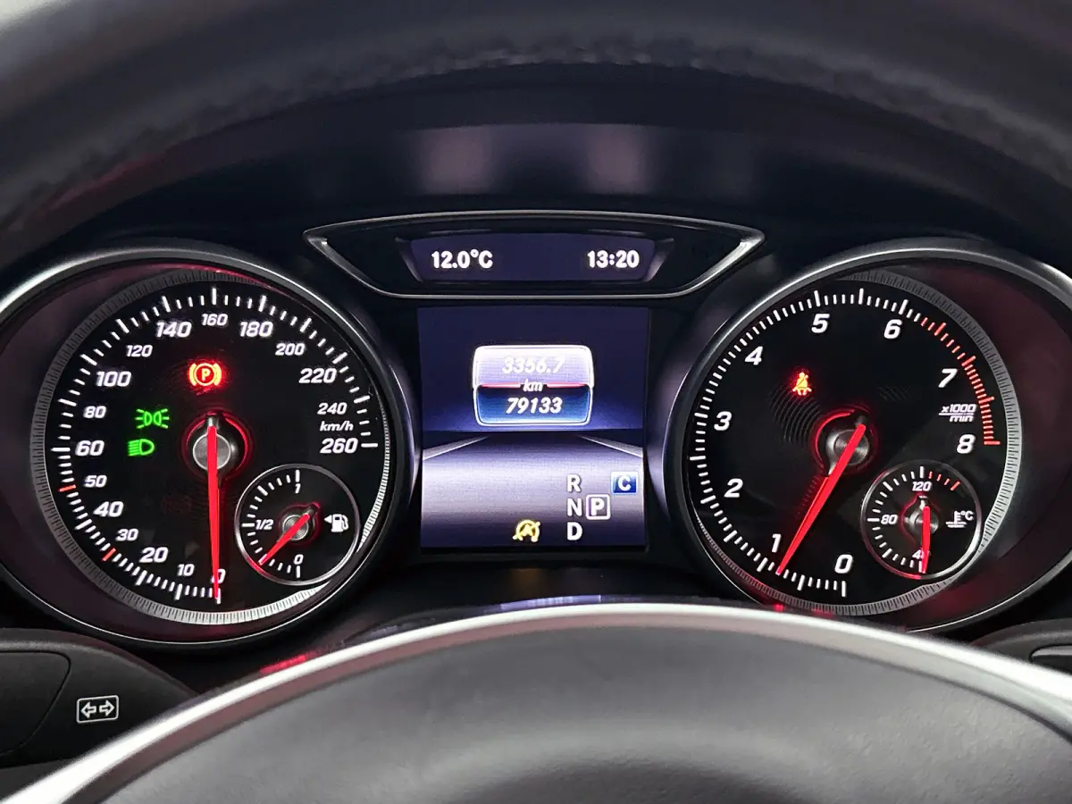 220 Sport 4MATIC Prestige AMG AANBIEDING!| Carplay! |AchterCam | StoelverW | HarmanKardon | Goed onderH |