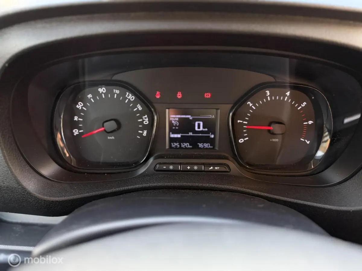 2.0 D-4D Cool 3P -CC-AIRCO- *INRUIL MOGELIJK*