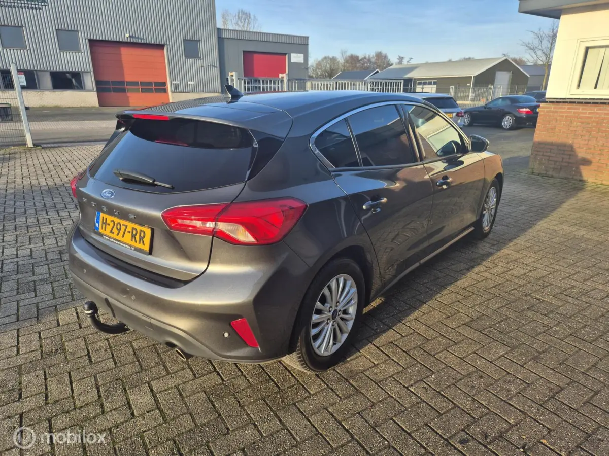 1.0 EcoBoost Titanium Business