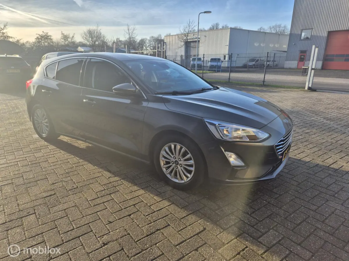 1.0 EcoBoost Titanium Business