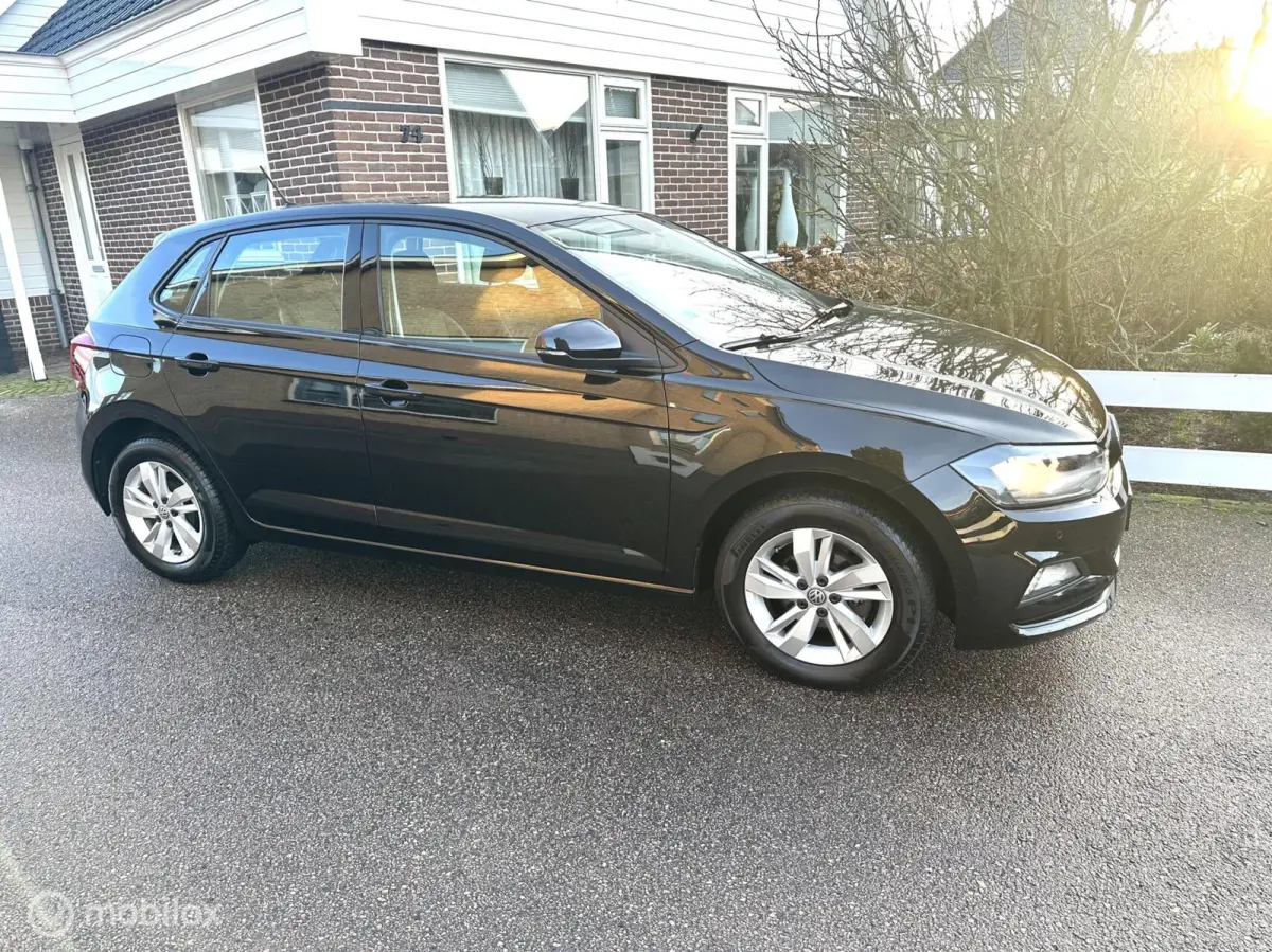 1.0 TSI 95PK DSG AUTOMAAT COMFORTLINE AIRCO PARKEERSENSOREN CARPLAY ADAPTIEVE CRUISE CONTROLE NETTE AUTO!!