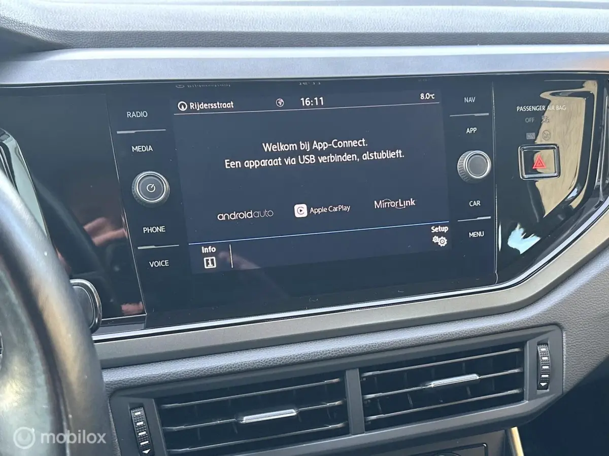 1.0 TSI 95PK DSG AUTOMAAT COMFORTLINE AIRCO PARKEERSENSOREN CARPLAY ADAPTIEVE CRUISE CONTROLE NETTE AUTO!!