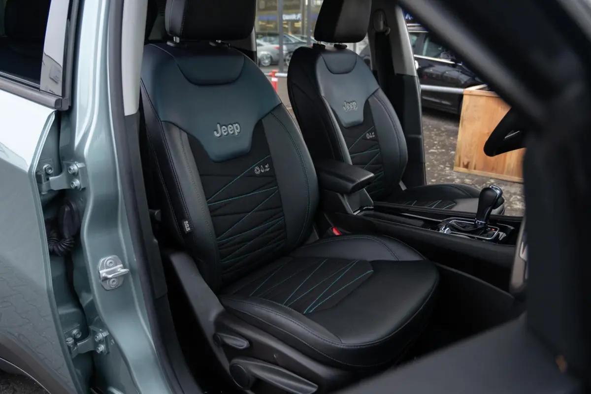 4xe 240 Plug-in Hybrid Electric|Org NL NAP|1 Eig.|SRT|Upland One Earth|CarPlay|LED|BTW Auto|Dealer onderhouden|Uniek