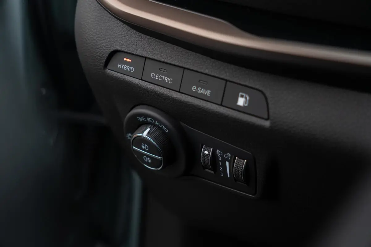 4xe 240 Plug-in Hybrid Electric|Org NL NAP|1 Eig.|SRT|Upland One Earth|CarPlay|LED|BTW Auto|Dealer onderhouden|Uniek