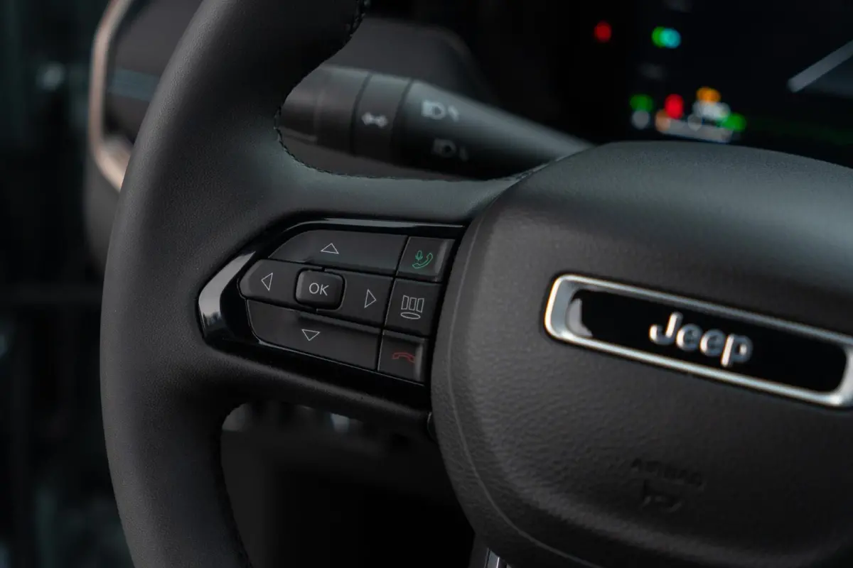 4xe 240 Plug-in Hybrid Electric|Org NL NAP|1 Eig.|SRT|Upland One Earth|CarPlay|LED|BTW Auto|Dealer onderhouden|Uniek