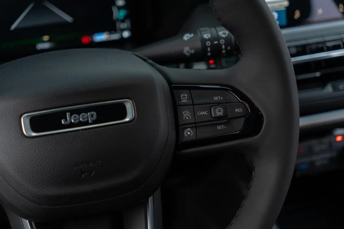 4xe 240 Plug-in Hybrid Electric|Org NL NAP|1 Eig.|SRT|Upland One Earth|CarPlay|LED|BTW Auto|Dealer onderhouden|Uniek