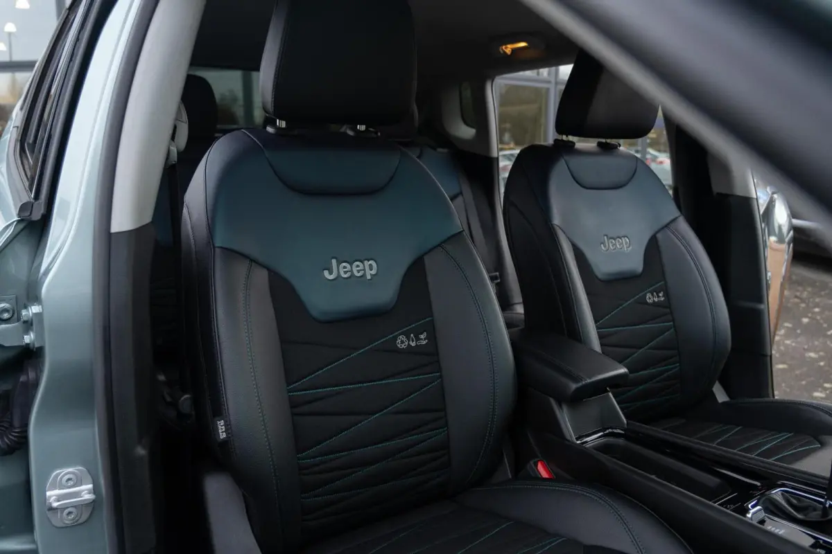 4xe 240 Plug-in Hybrid Electric|Org NL NAP|1 Eig.|SRT|Upland One Earth|CarPlay|LED|BTW Auto|Dealer onderhouden|Uniek
