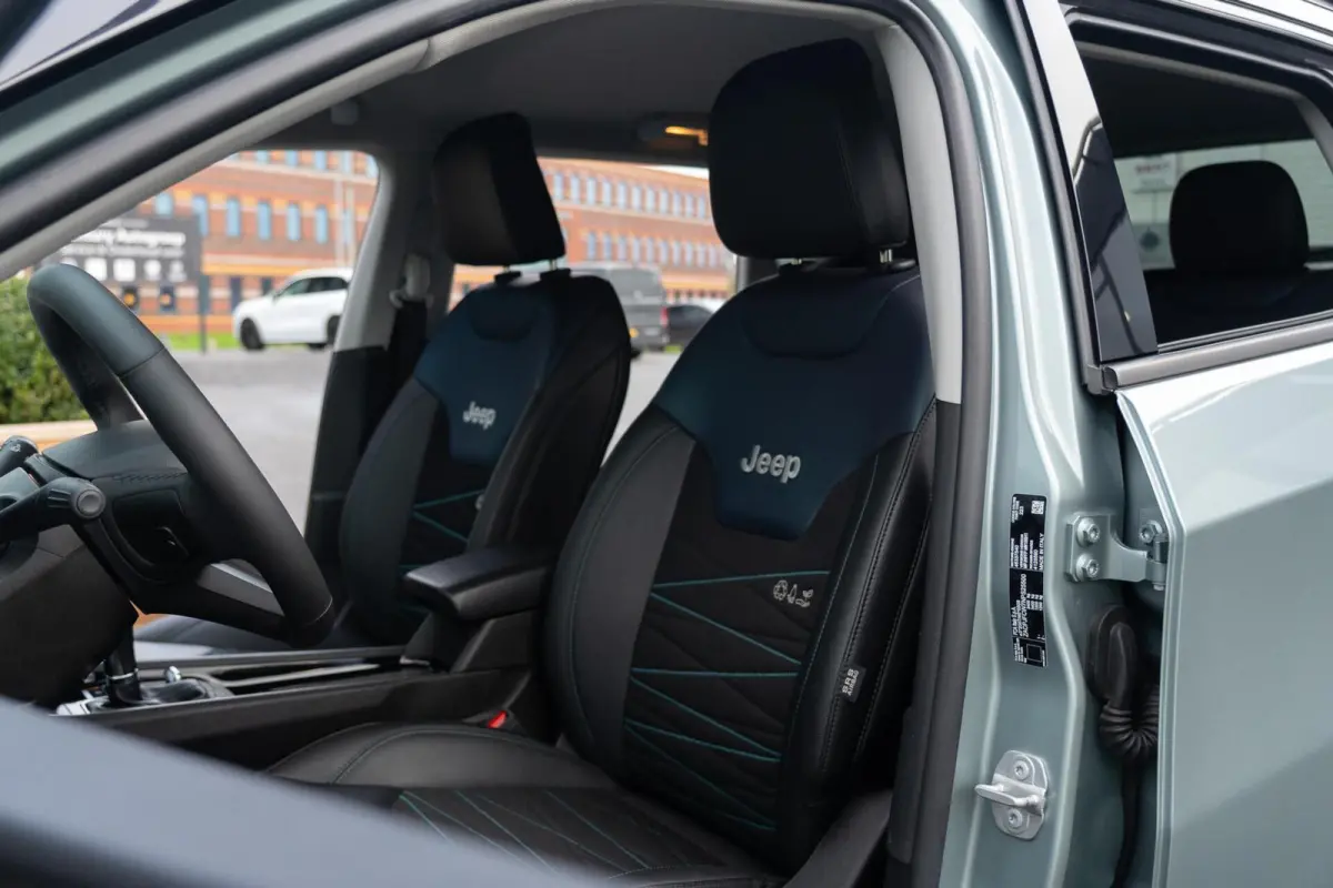 4xe 240 Plug-in Hybrid Electric|Org NL NAP|1 Eig.|SRT|Upland One Earth|CarPlay|LED|BTW Auto|Dealer onderhouden|Uniek
