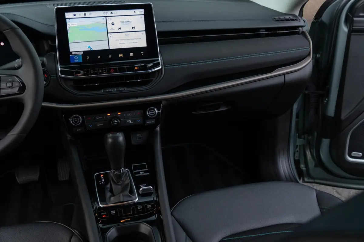 4xe 240 Plug-in Hybrid Electric|Org NL NAP|1 Eig.|SRT|Upland One Earth|CarPlay|LED|BTW Auto|Dealer onderhouden|Uniek