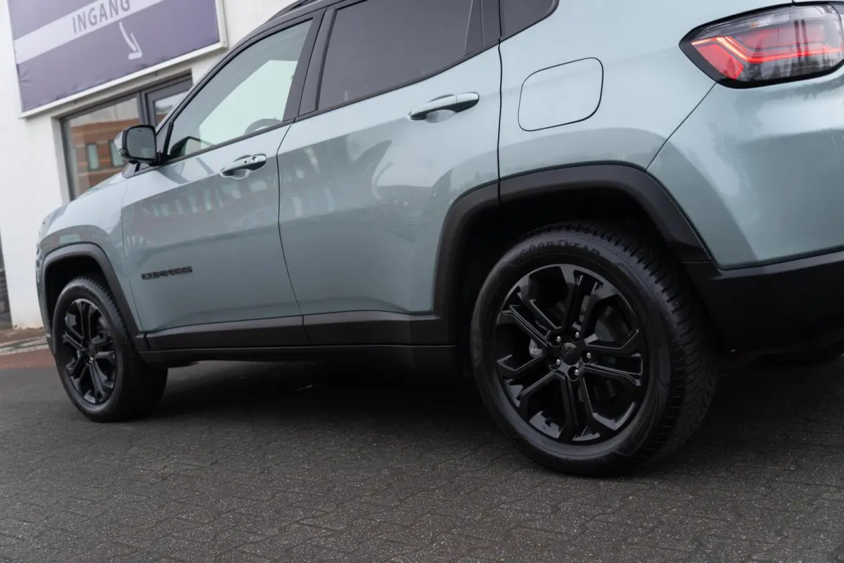 4xe 240 Plug-in Hybrid Electric|Org NL NAP|1 Eig.|SRT|Upland One Earth|CarPlay|LED|BTW Auto|Dealer onderhouden|Uniek