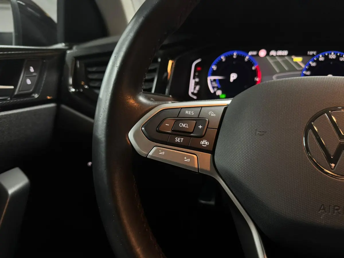 1.0 TSI|CAM|KEYLESS|CARPLAY|18"|FULL DIGITAL|STOELV