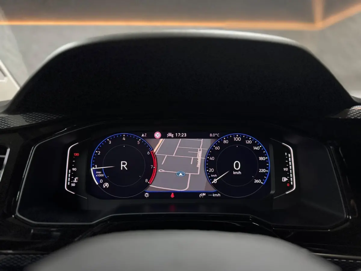 1.0 TSI|CAM|KEYLESS|CARPLAY|18"|FULL DIGITAL|STOELV