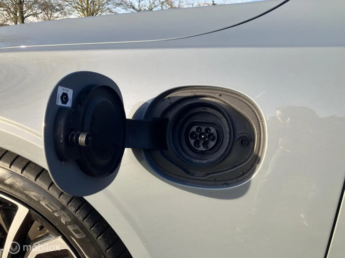 T6 AWD R-Design Led/Luchtvering/Harman Kardon/Pano