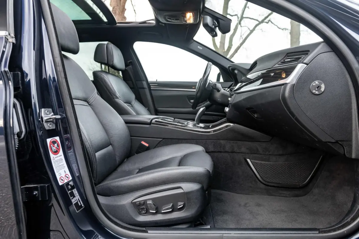 520d Last Minute Edition Panoramadak I Sportstoelen I Memory I Stoelverwarming I Led I Camera I NL Auto I NAP