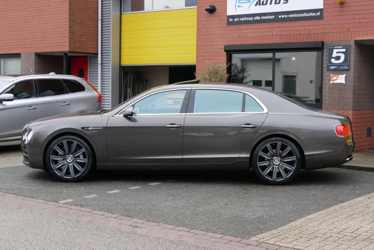4.0 V8. zeer compleet. dealer onderhouden. org km 67000