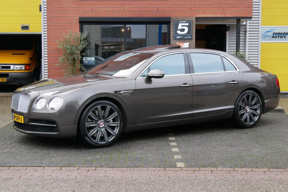 4.0 V8. zeer compleet. dealer onderhouden. org km 67000