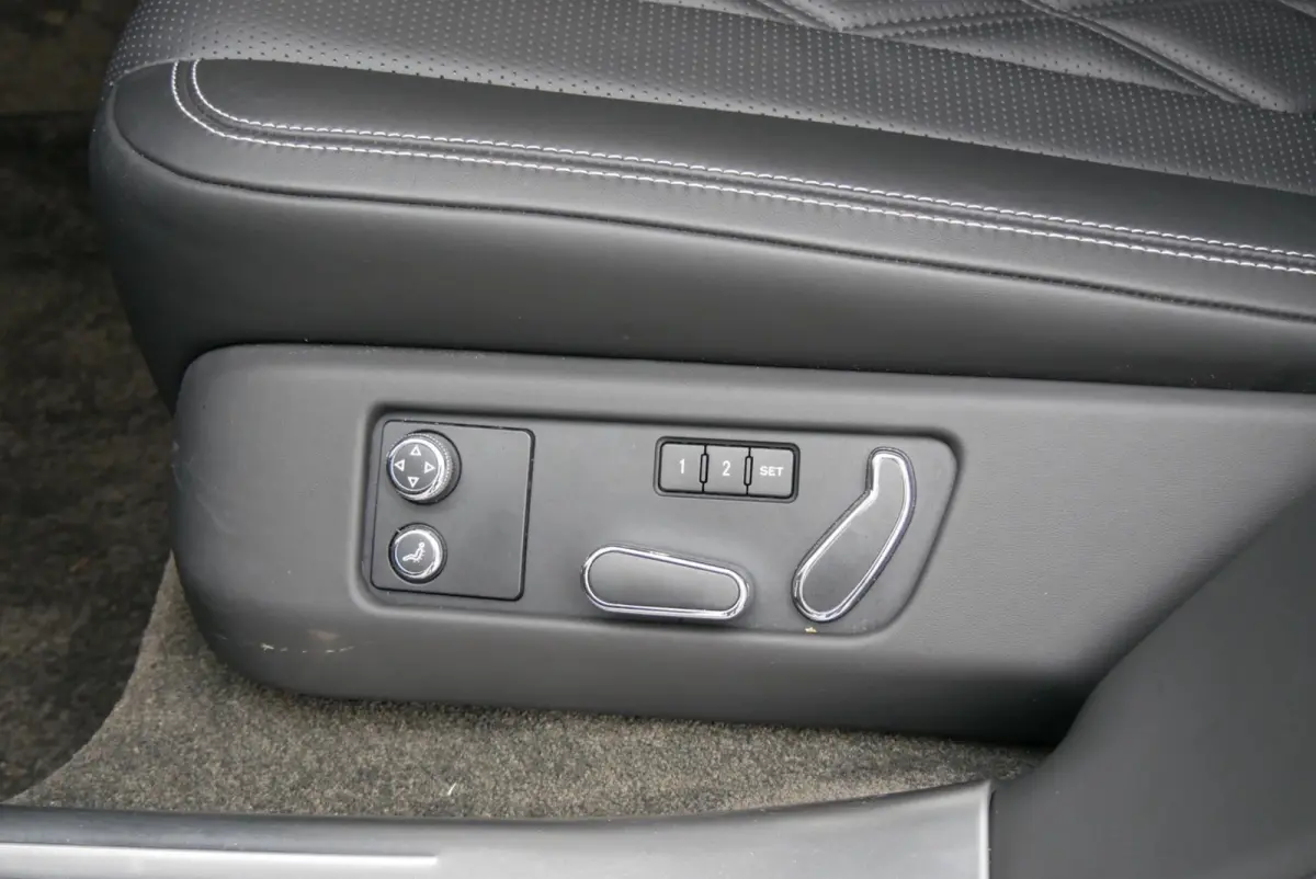 4.0 V8. zeer compleet. dealer onderhouden. org km 67000