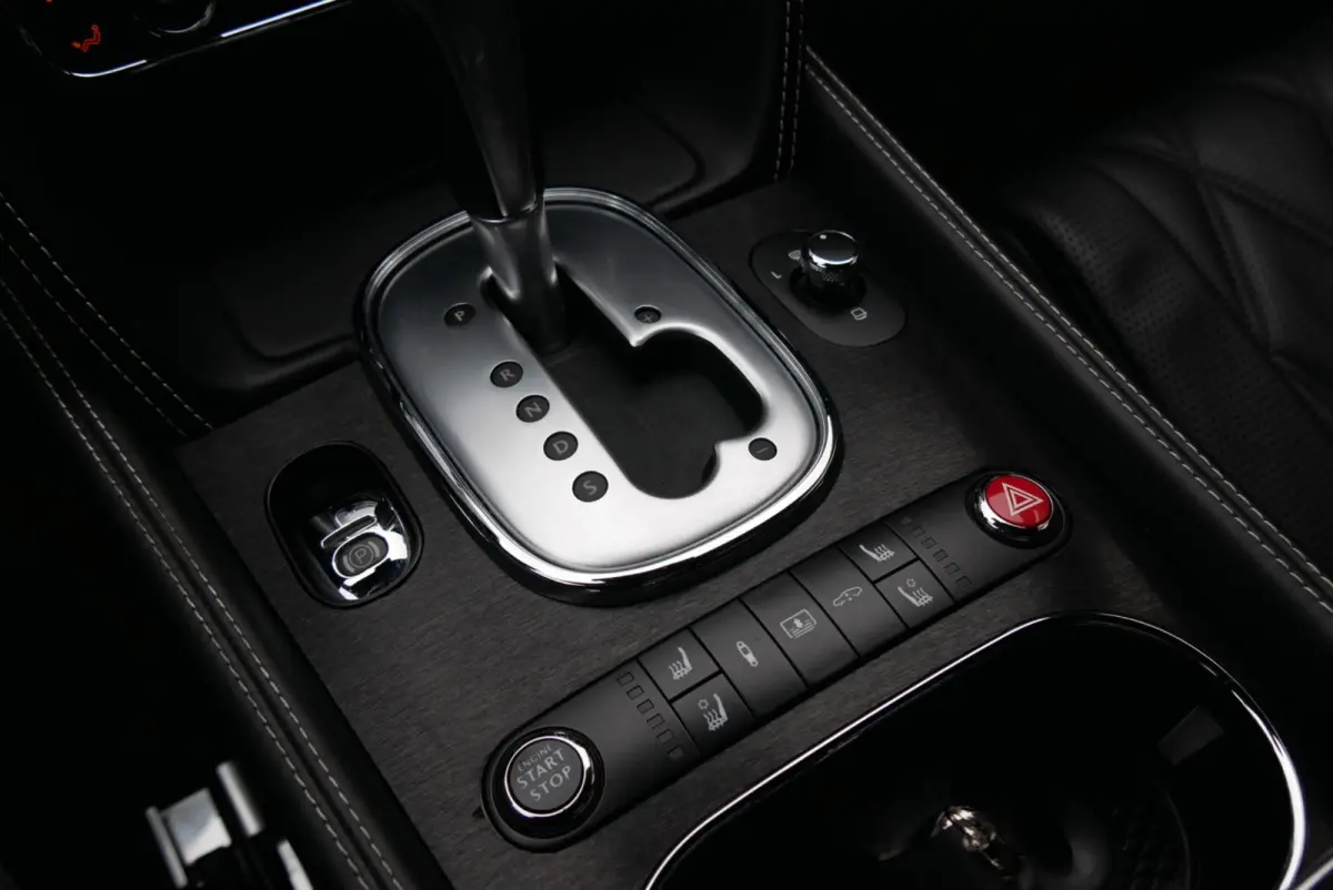 4.0 V8. zeer compleet. dealer onderhouden. org km 67000