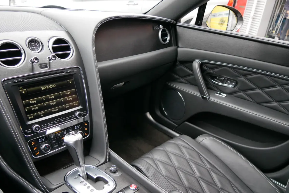 4.0 V8. zeer compleet. dealer onderhouden. org km 67000