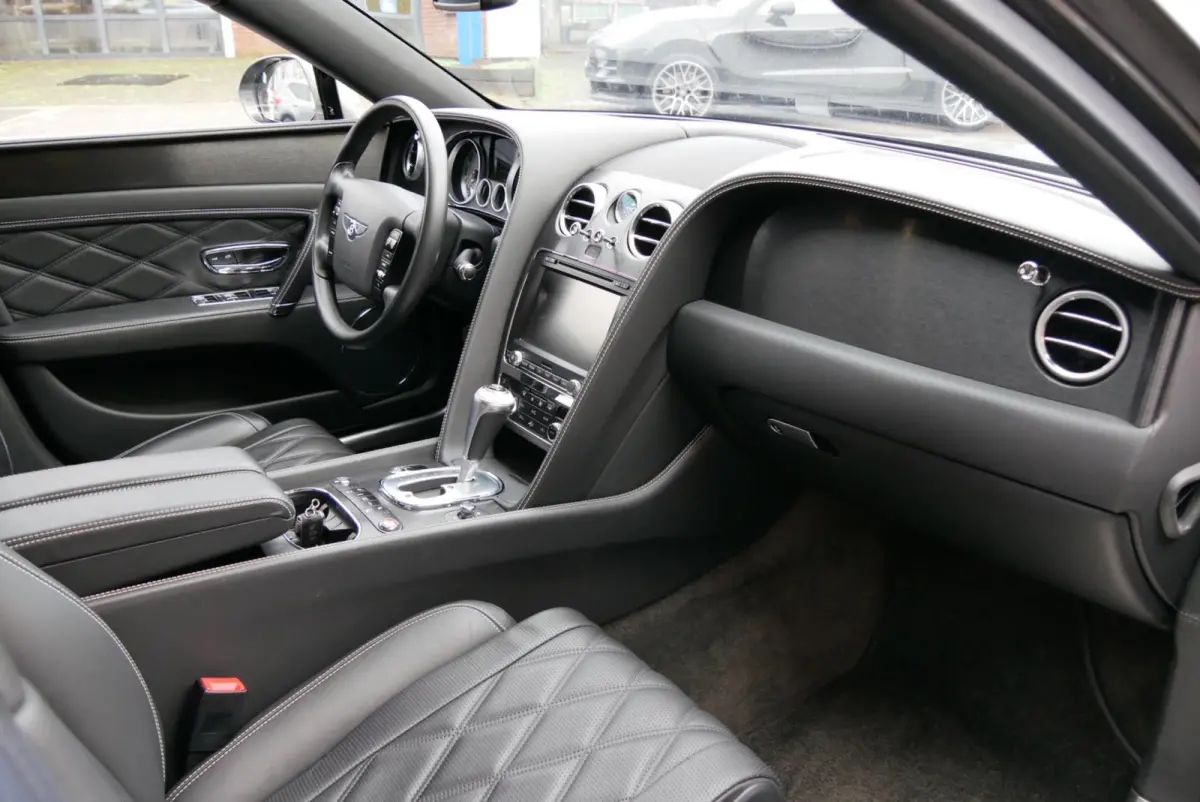 4.0 V8. zeer compleet. dealer onderhouden. org km 67000
