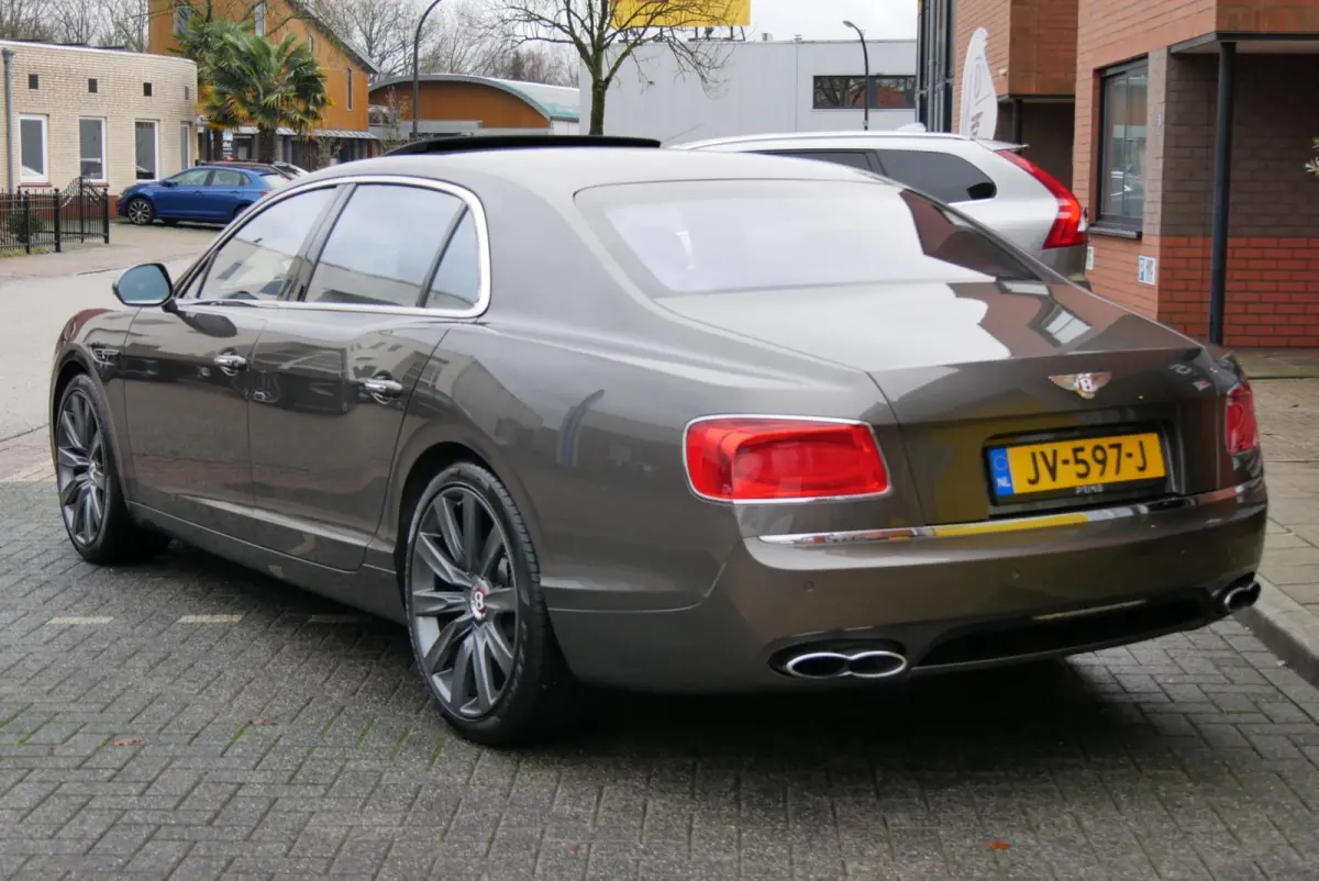 4.0 V8. zeer compleet. dealer onderhouden. org km 67000