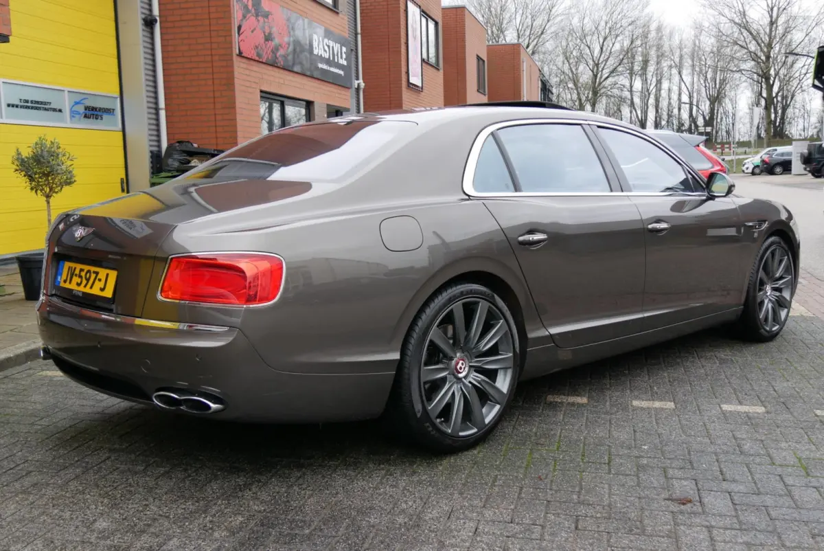 4.0 V8. zeer compleet. dealer onderhouden. org km 67000