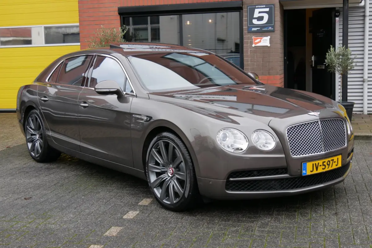 4.0 V8. zeer compleet. dealer onderhouden. org km 67000