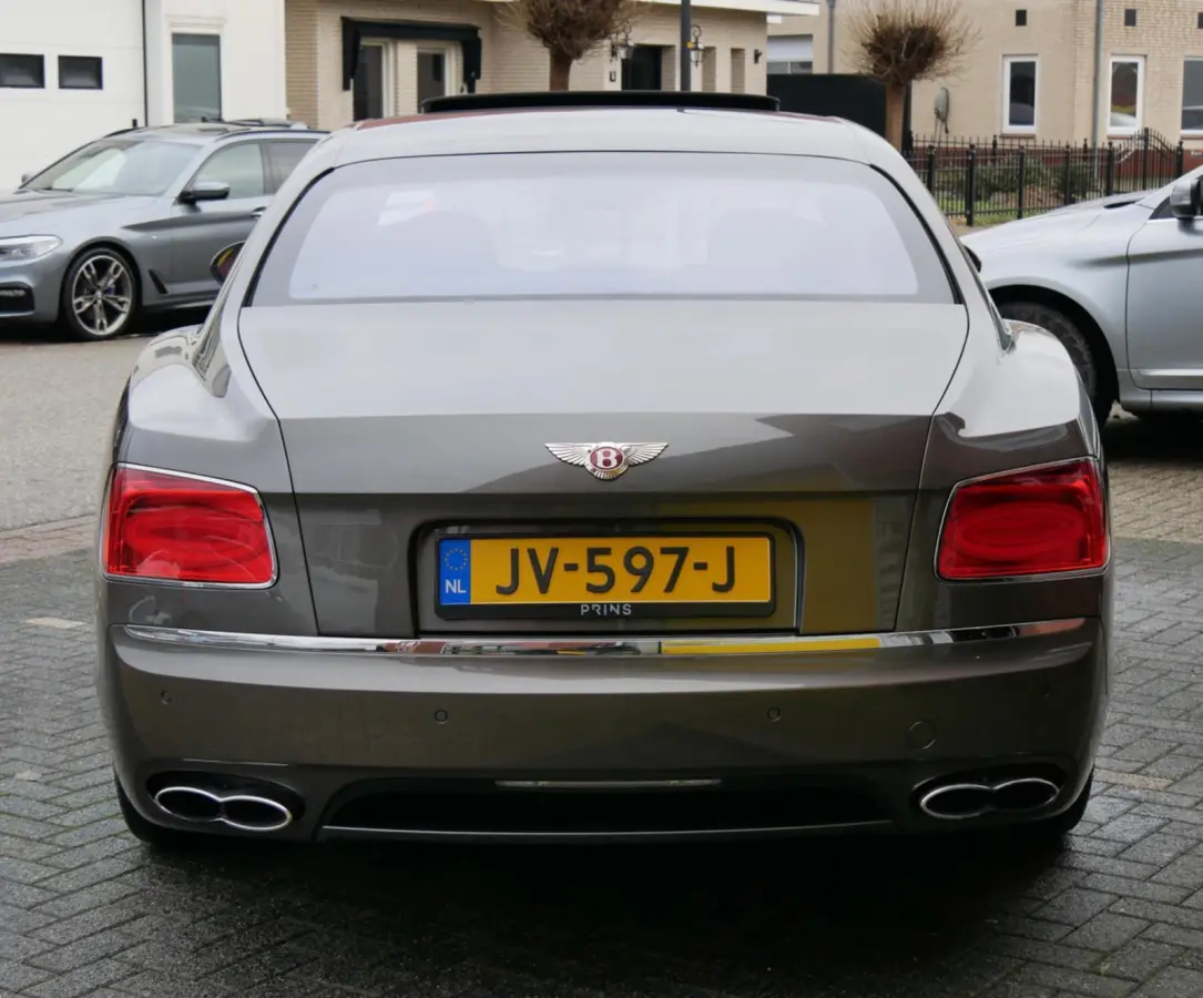 4.0 V8. zeer compleet. dealer onderhouden. org km 67000