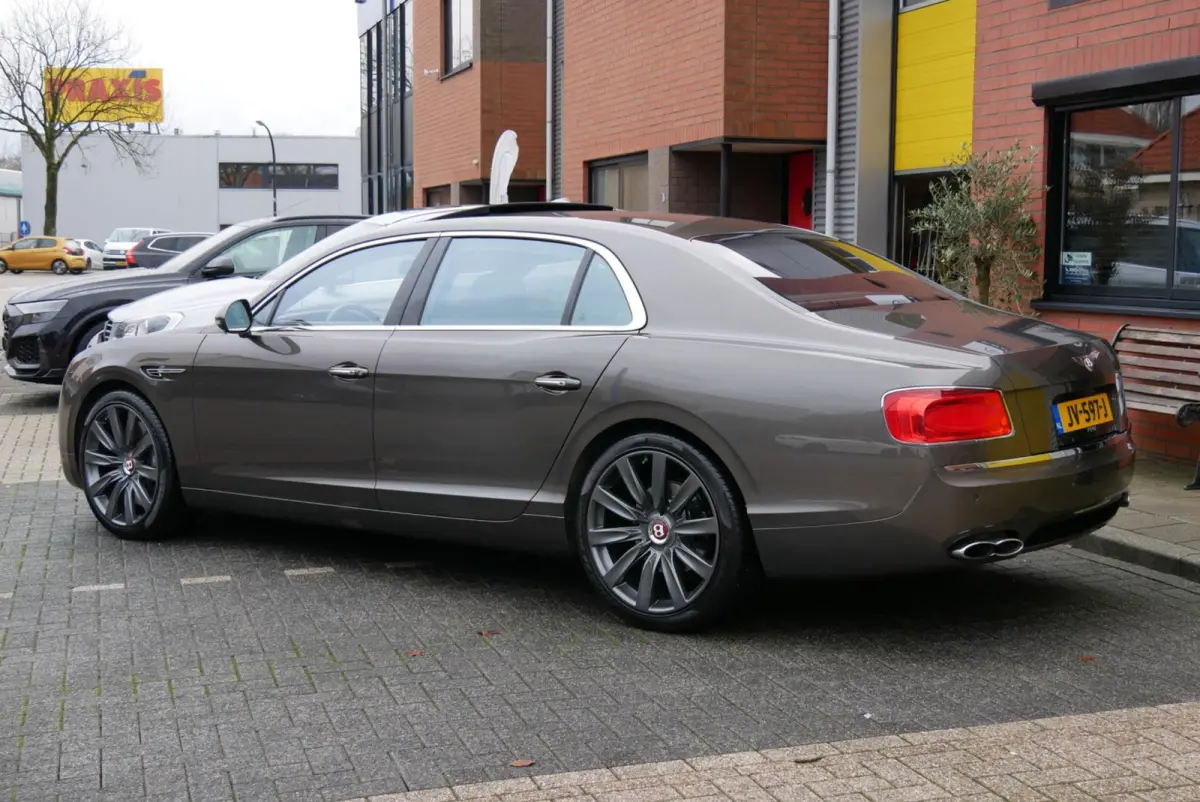 4.0 V8. zeer compleet. dealer onderhouden. org km 67000